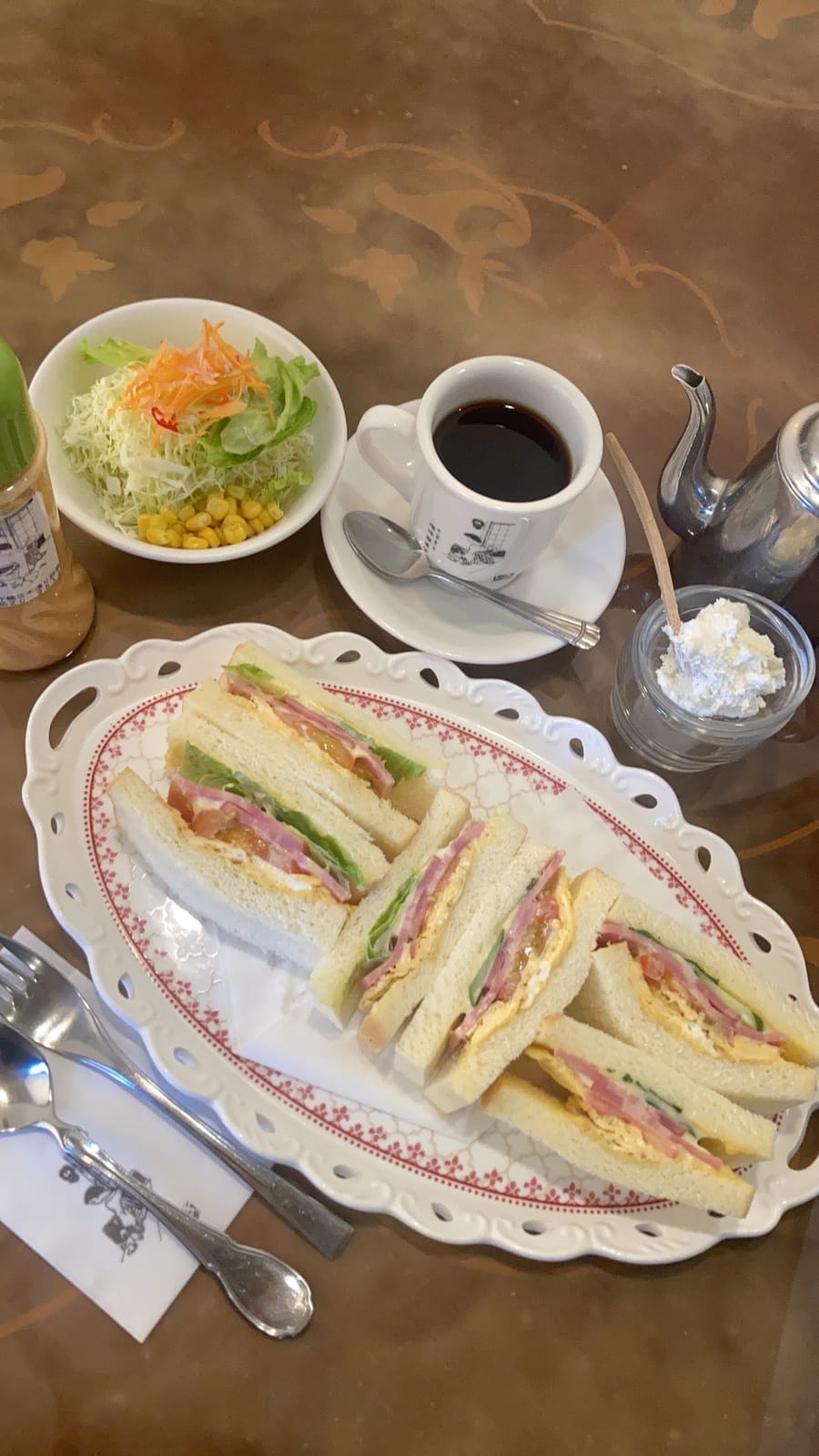 サンドイッチとお食事のひととき