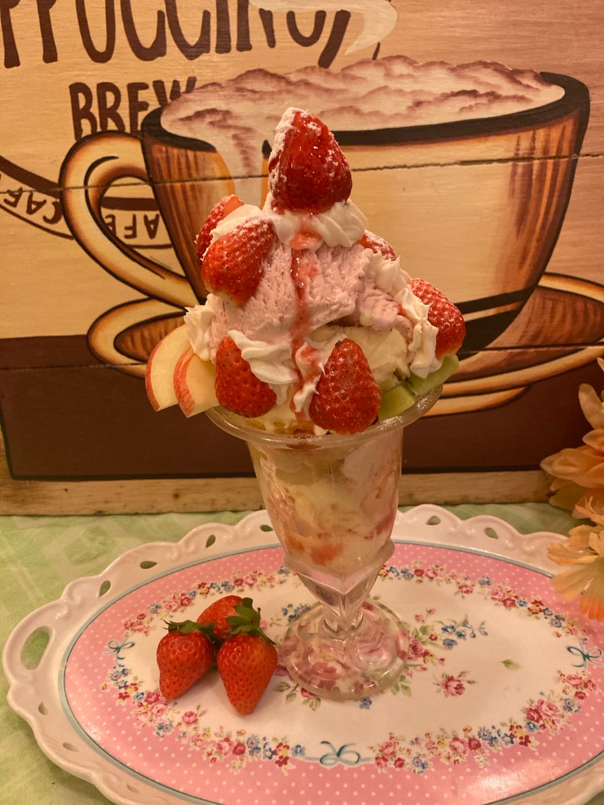 苺のパフェ